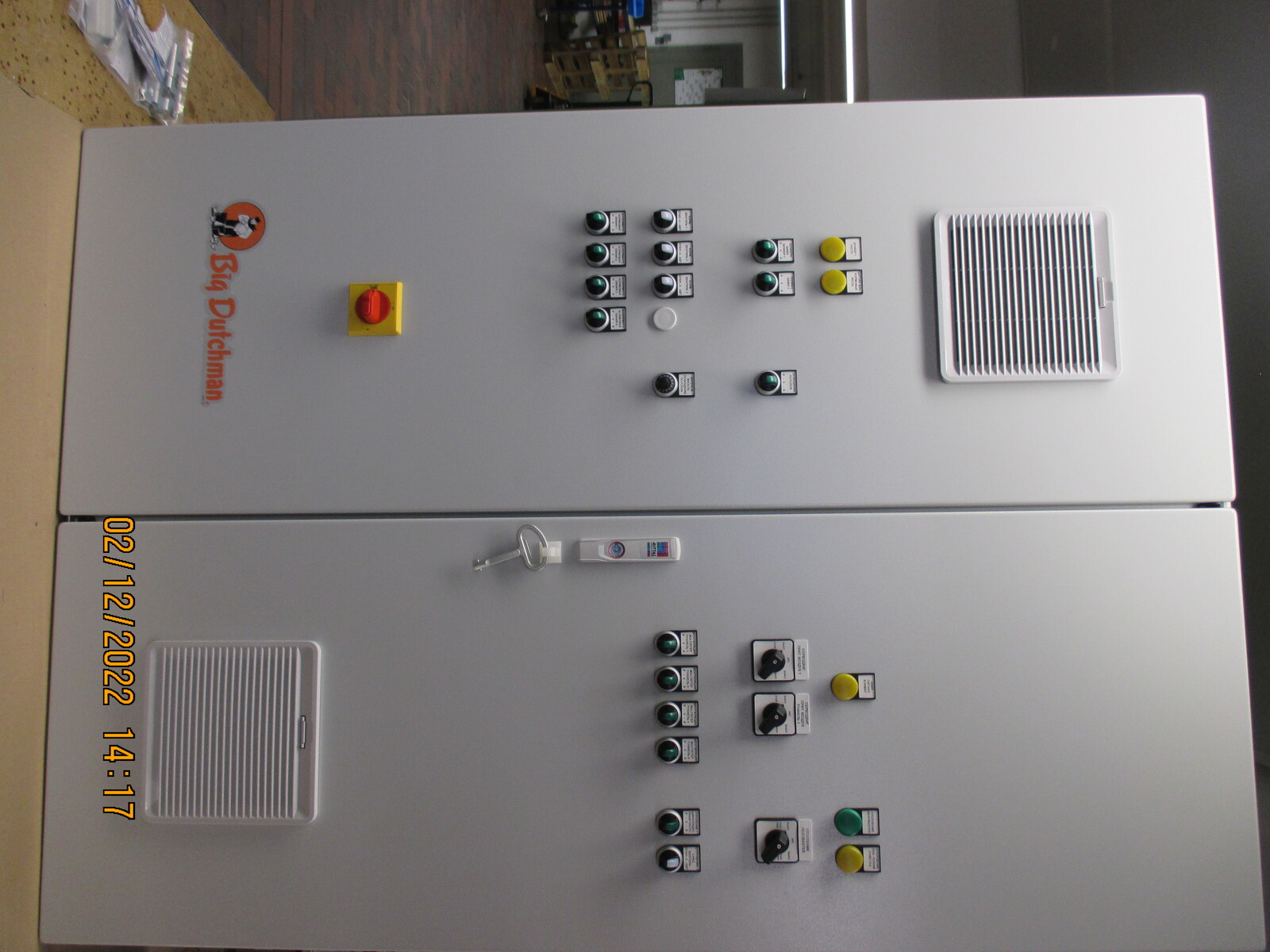 Switch cabinet Breeder (Hichicken)